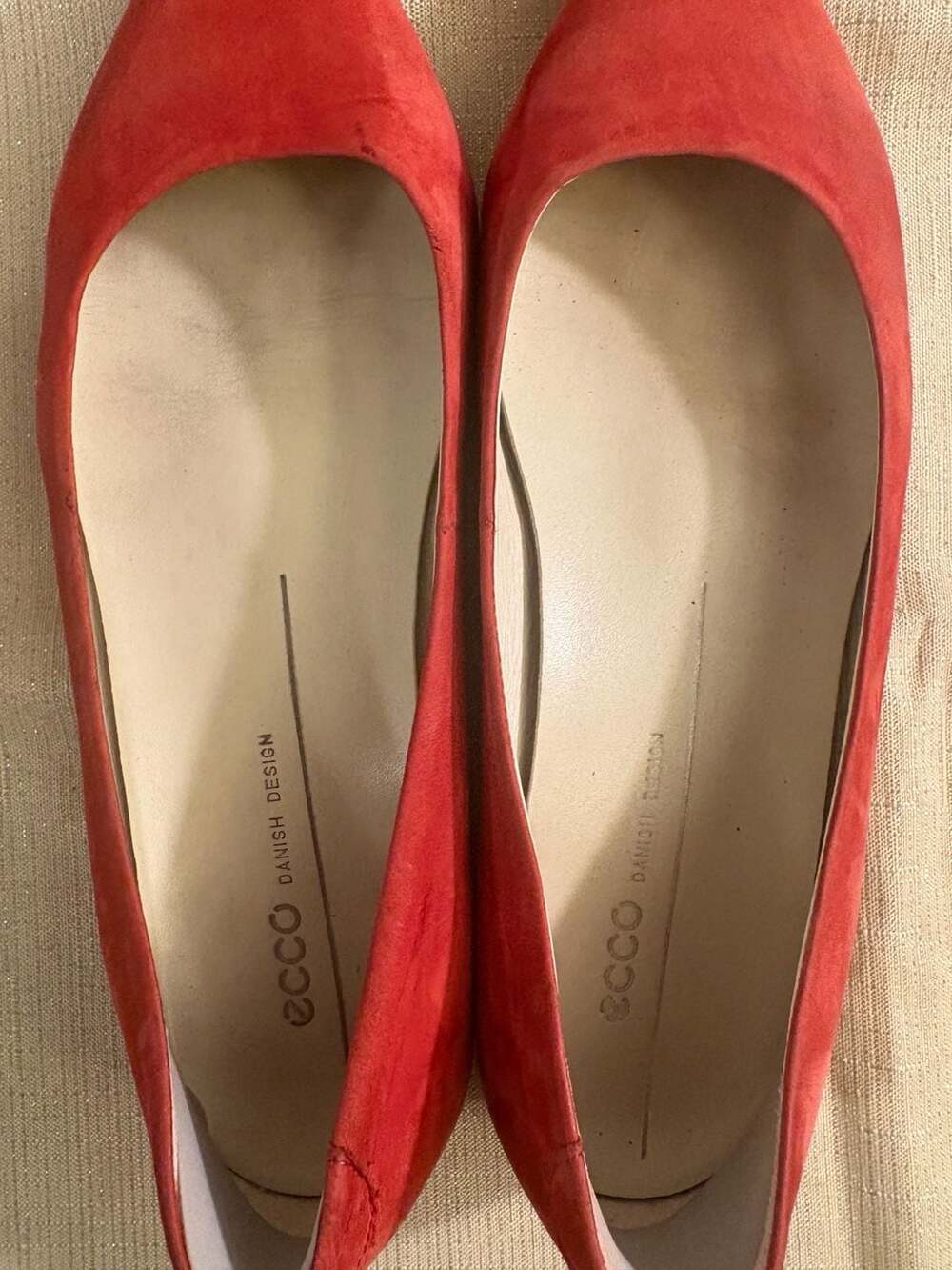 Ecco Esatto Flat Red Suede Pointed Toe Ballet Flats - Picture 6 of 10